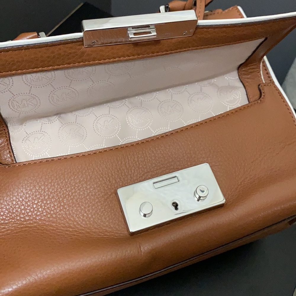 Michael Kors Purse - Picture 5 of 11